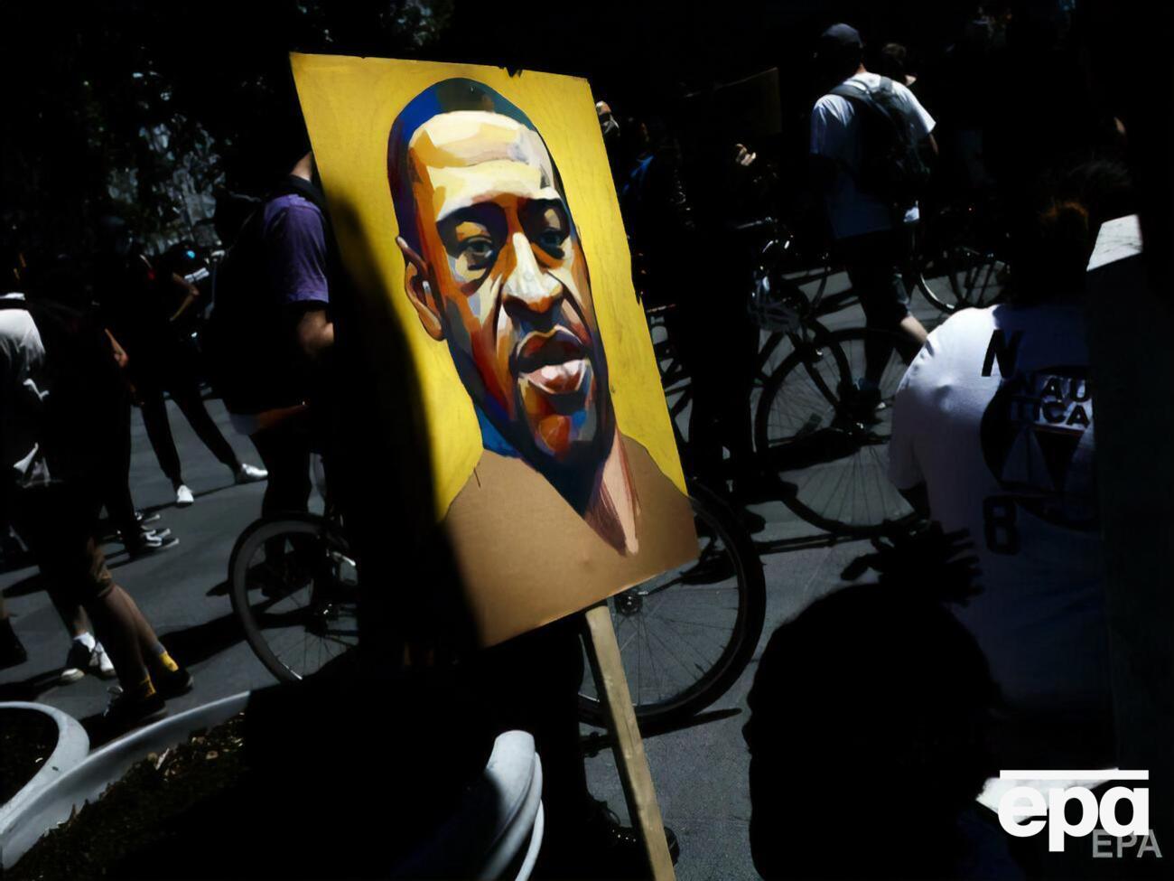 Флойд умер 25 мая 2020 года после жесткого задержания полицейским