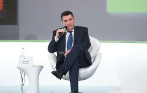 Данилов: Все, чьи подписи стоят под этими документами, должны нести ответственность
