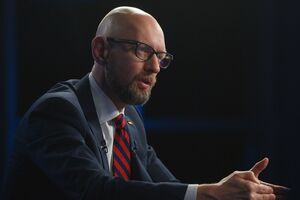 Яценюк пообещал сделать прививку от коронавируса