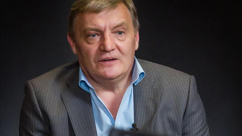 Грымчак отметил, что в 2014 году в РФ уже окрашивали технику в цвета миротворцев