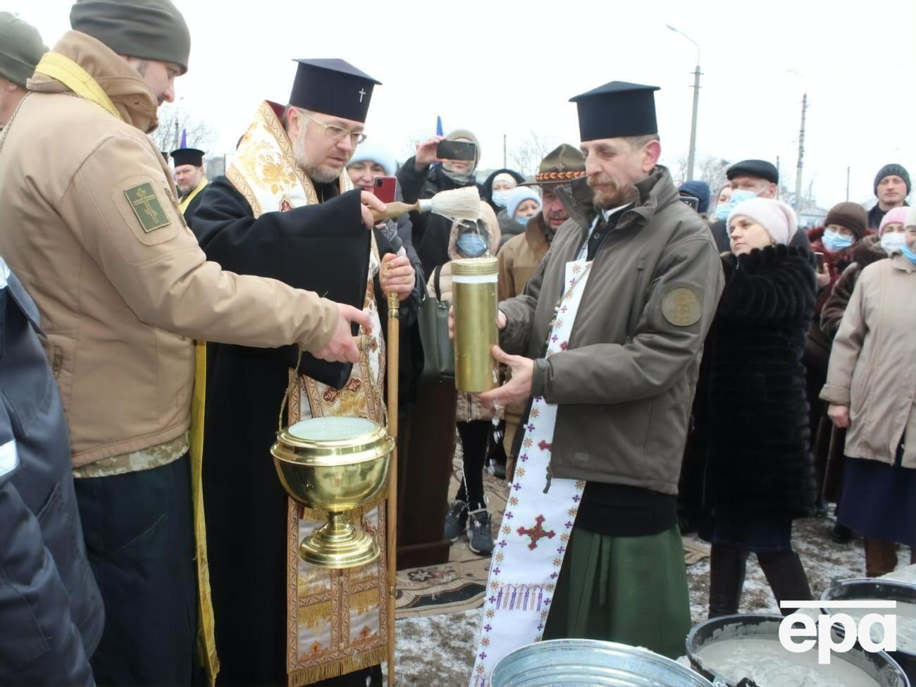 13 березня у фундамент храму заклали капсулу