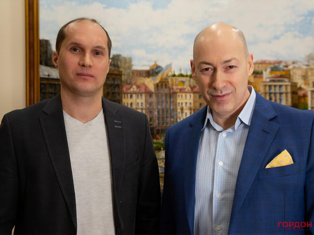 Юрій Бутусов і Дмитро Гордон обговорили всі деталі провалу спецоперації стосовно вагнерівців та озвучили прізвища всіх, хто був на нараді президента, після якої і стався витік секретної інформації