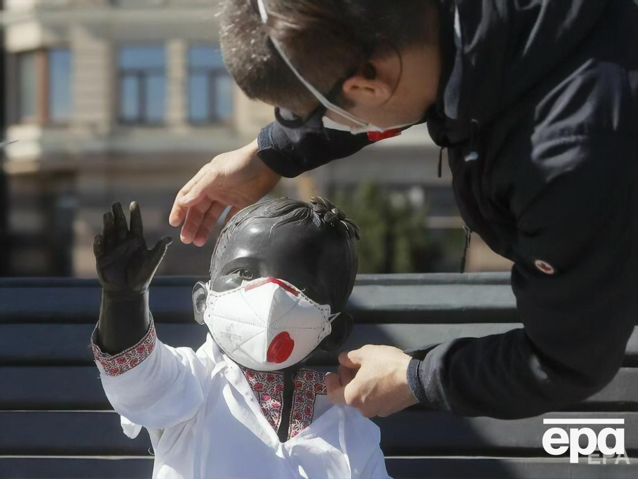 Кількість випадків COVID-19 наближається в Україні до 1,5 млн