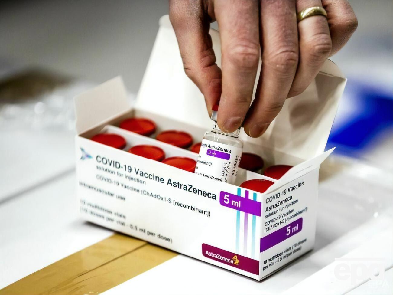 Вакцинацію препаратом від AstraZeneca зупинили в кількох країнах Європи