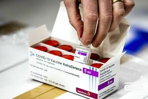 Вакцинацію препаратом від AstraZeneca зупинили в кількох країнах Європи