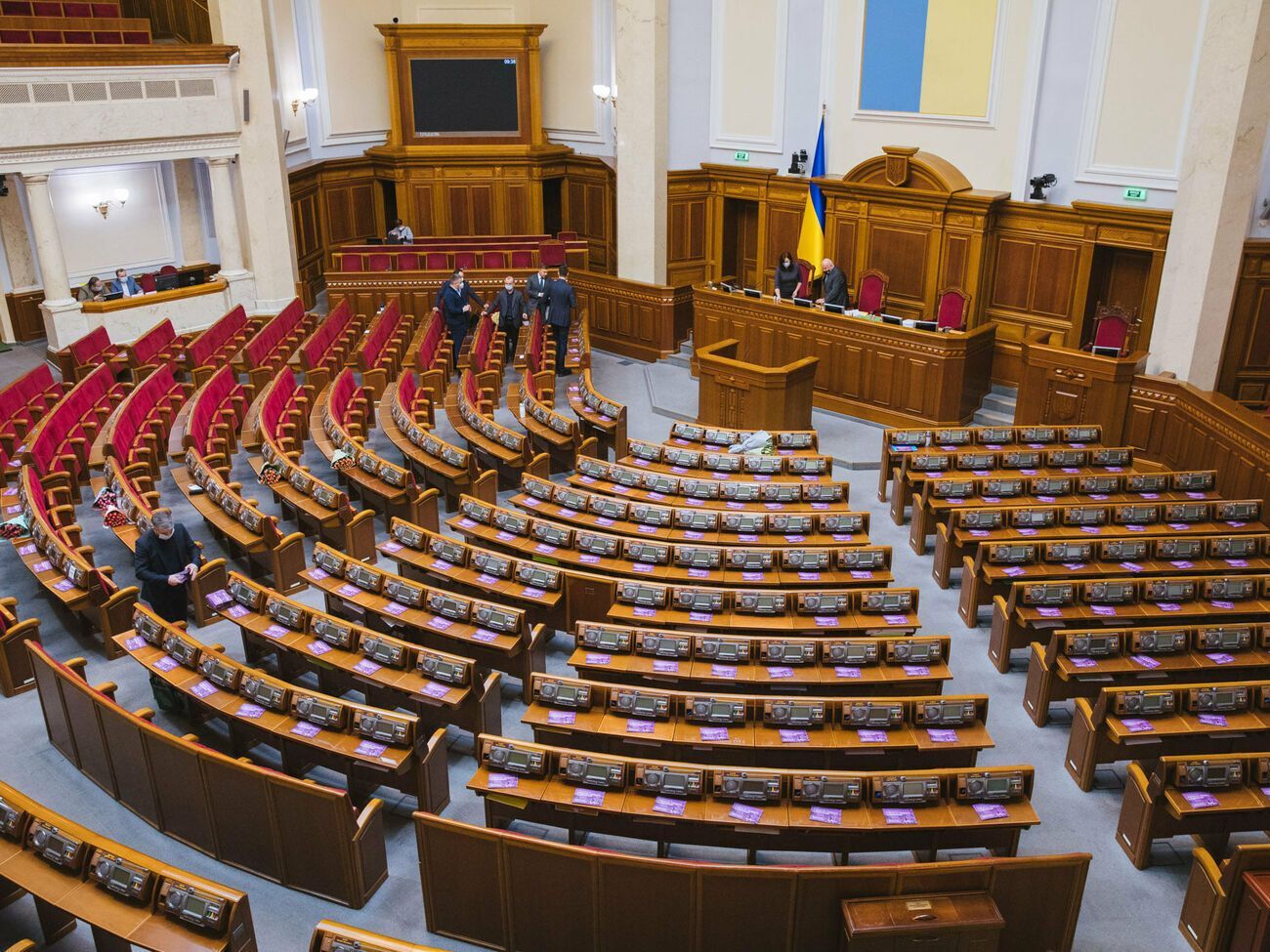 Разумков рассказал, что видит ухудшение с эпидемической ситуацией на примере заболевших в Раде
