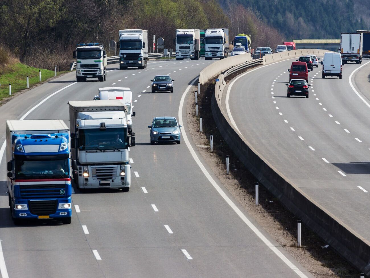Співробітники компанії заявили, що готові організовувати мітинги, перекривати траси державного значення