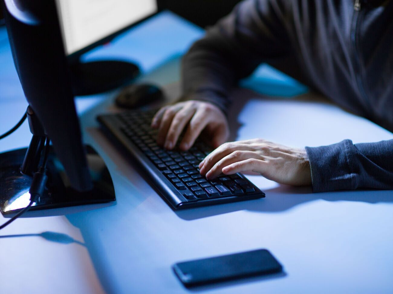 Центр кибербезопасности при СНБО в феврале фиксировал как обычные DDoS-атаки на украинские сайты, так и попытки внедрить вирусы в программы документооборота