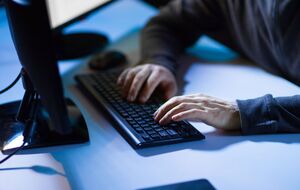 Центр кибербезопасности при СНБО в феврале фиксировал как обычные DDoS-атаки на украинские сайты, так и попытки внедрить вирусы в программы документооборота