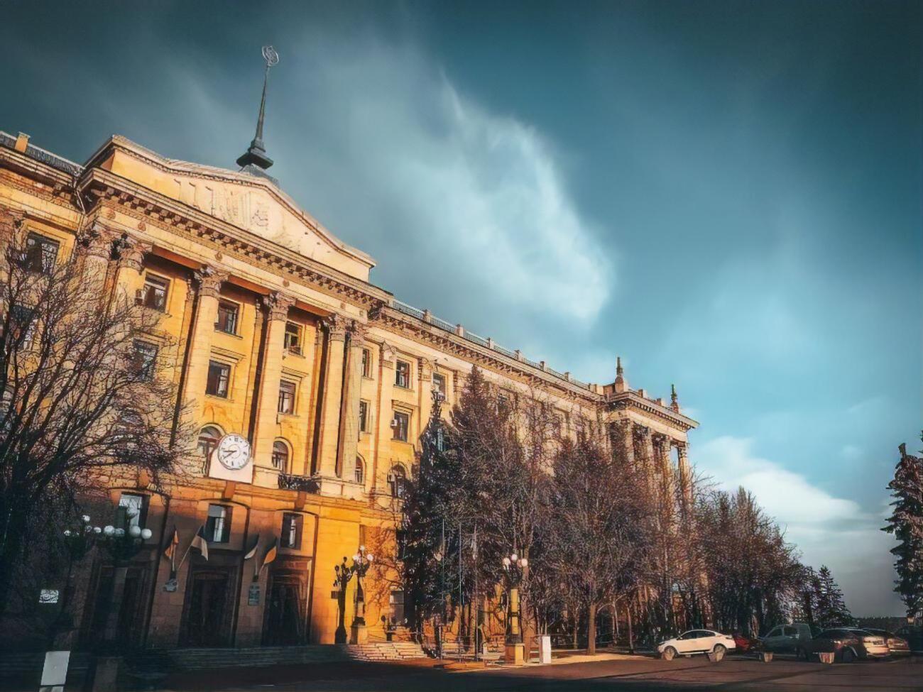 Горсовет Николаева будет просить перенести начало учебного процесса в высших учебных заведениях на 10.00