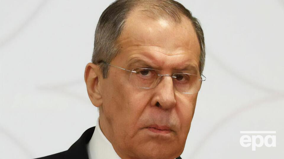 Лавров (на фото), по словам Семенова, на переговорах "обычно курил где можно и где нельзя"