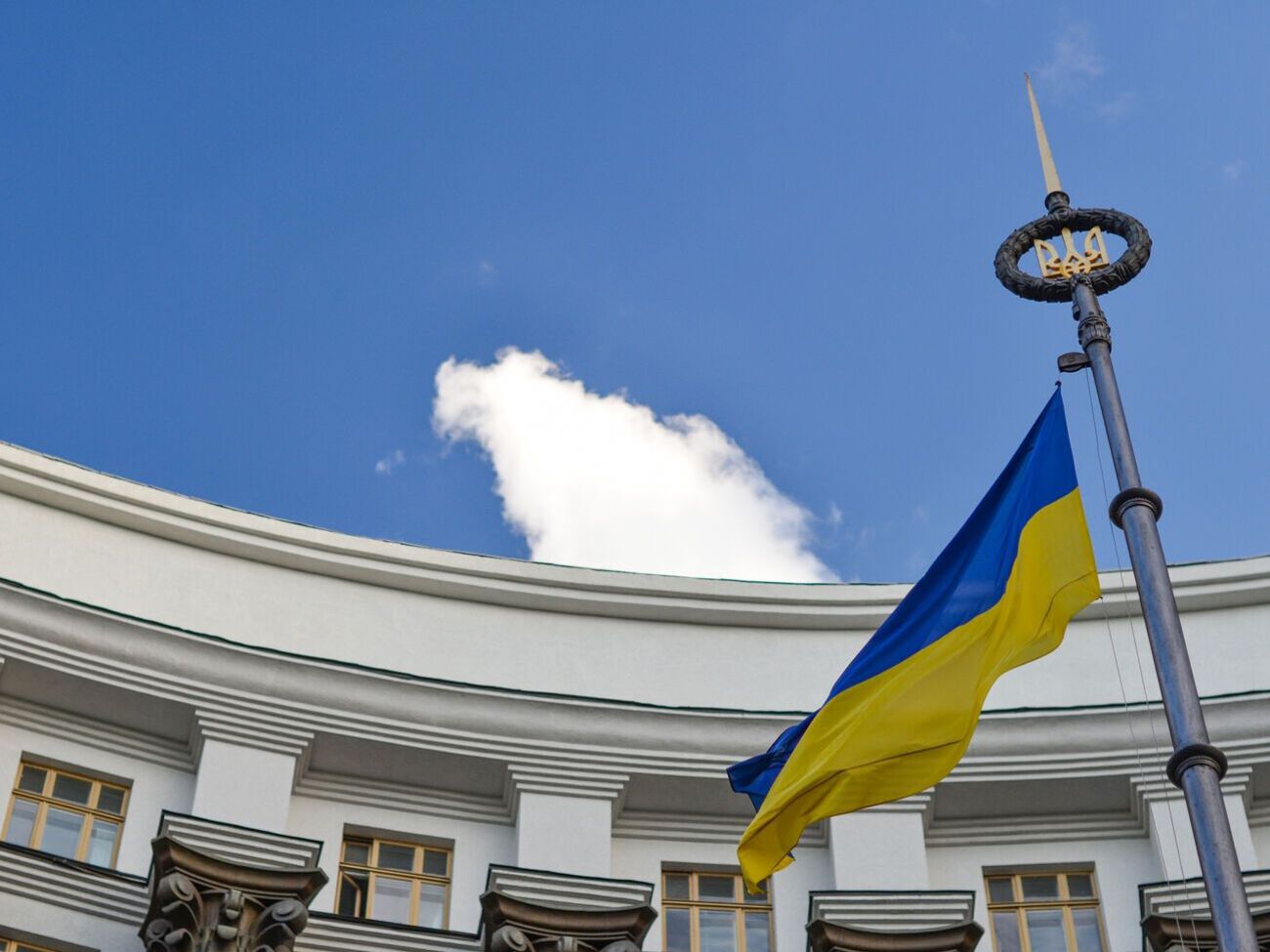 Українці не дуже вірять у швидкі позитивні зміни в економічній сфері
