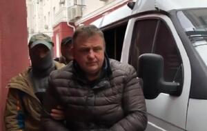 Video of the apprehension was posted on Crimea’s news feed YouTube channel