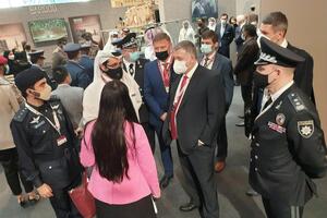 Аваков (у центрі) приїхав до Катару на запрошення прем'єра країни