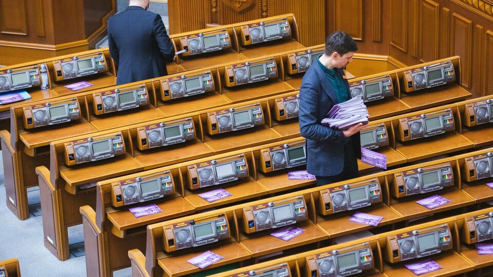 Сенсорні кнопки для голосування у Верховній Раді почали використовувати 2 березня