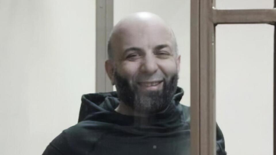 Абдуллаева приговорили к 16,5 годам колонии по делу "Хизб ут-Тахрир"