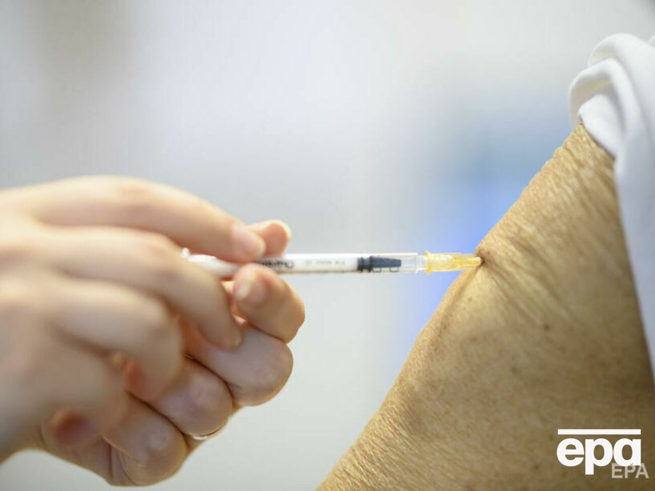 Вакцинация от коронавируса в Украине началась 24 февраля