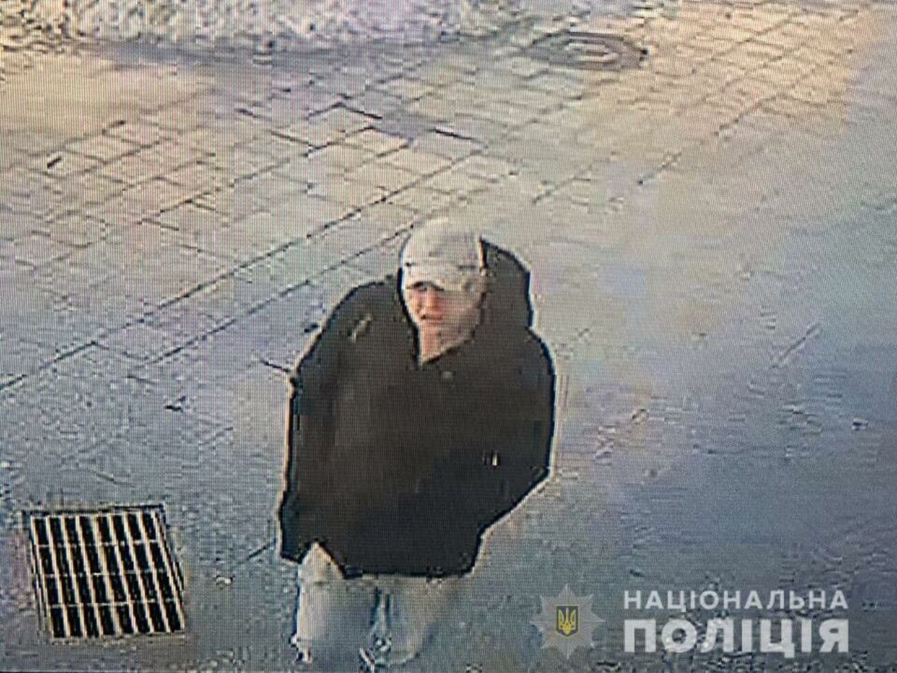 Мужчина&nbsp;булыжником отбивал часть&nbsp;монумента