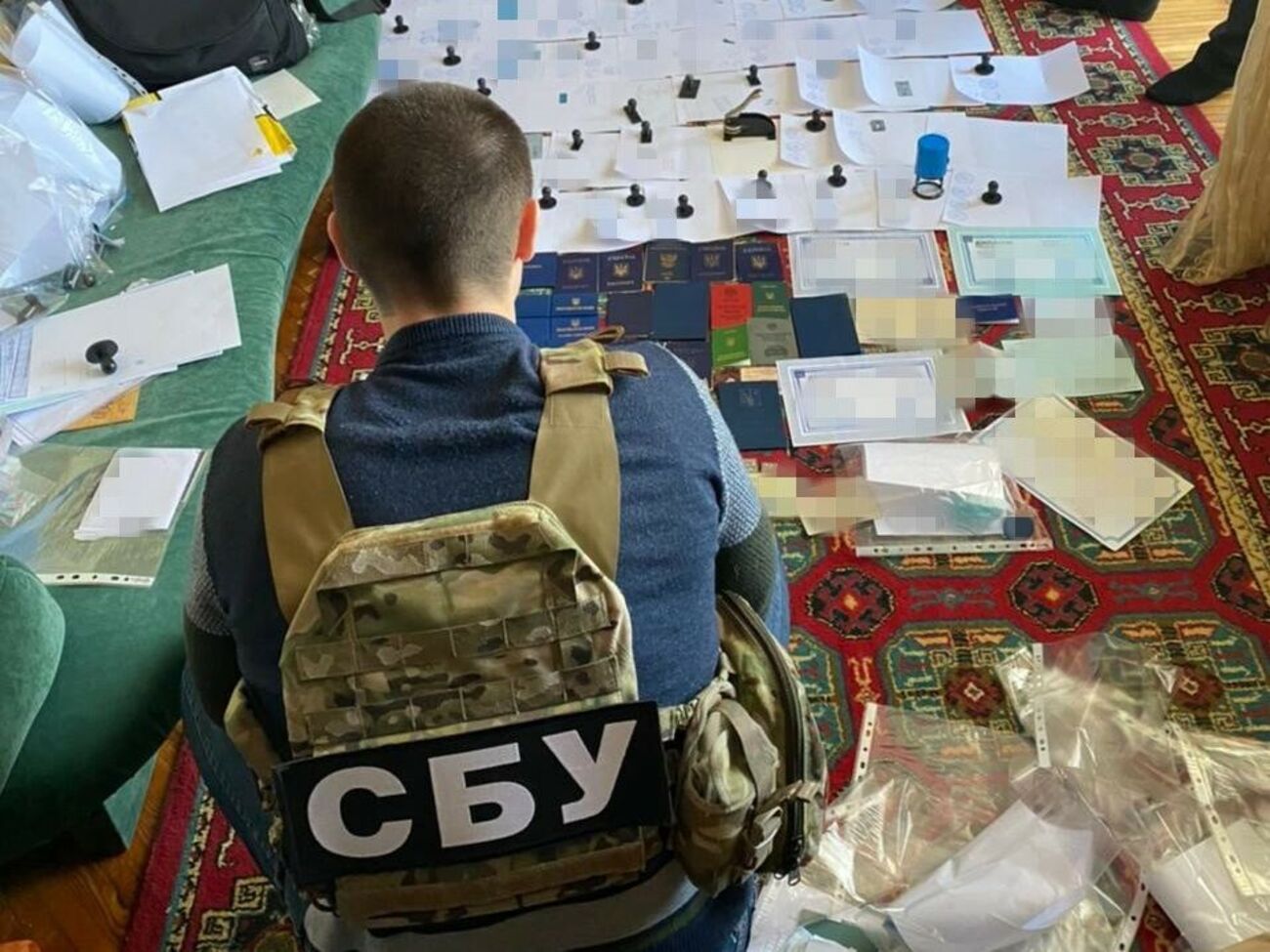 СБУ провела обшуки підозрюваних у протиправній діяльності