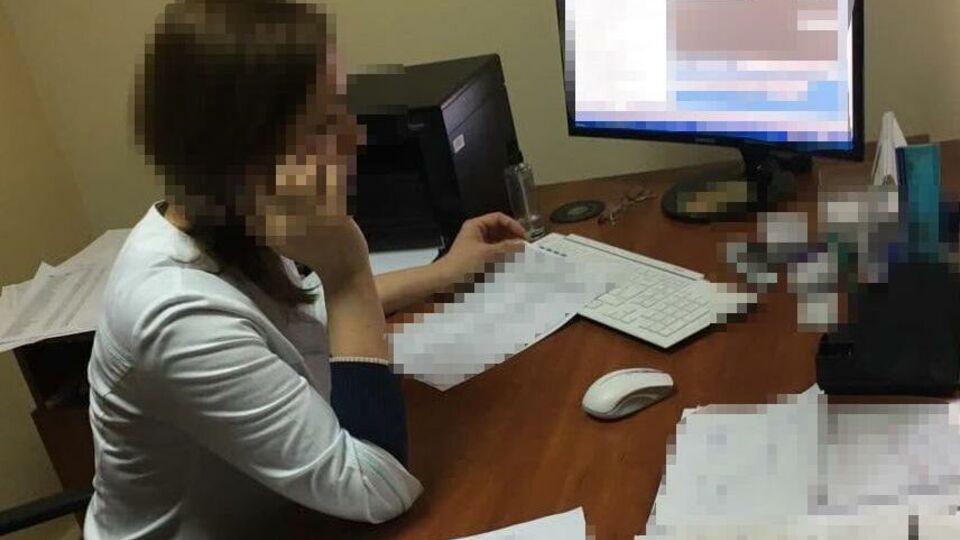 В лаборатории изъяли 80 фальсифицированных документов