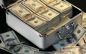 Предложения о покупке долларов можно найти в интернете