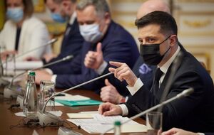 Действия власти будут направлены против людей, "у которых, кроме паспорта Украины, больше нет ничего украинского", сказал Зеленский