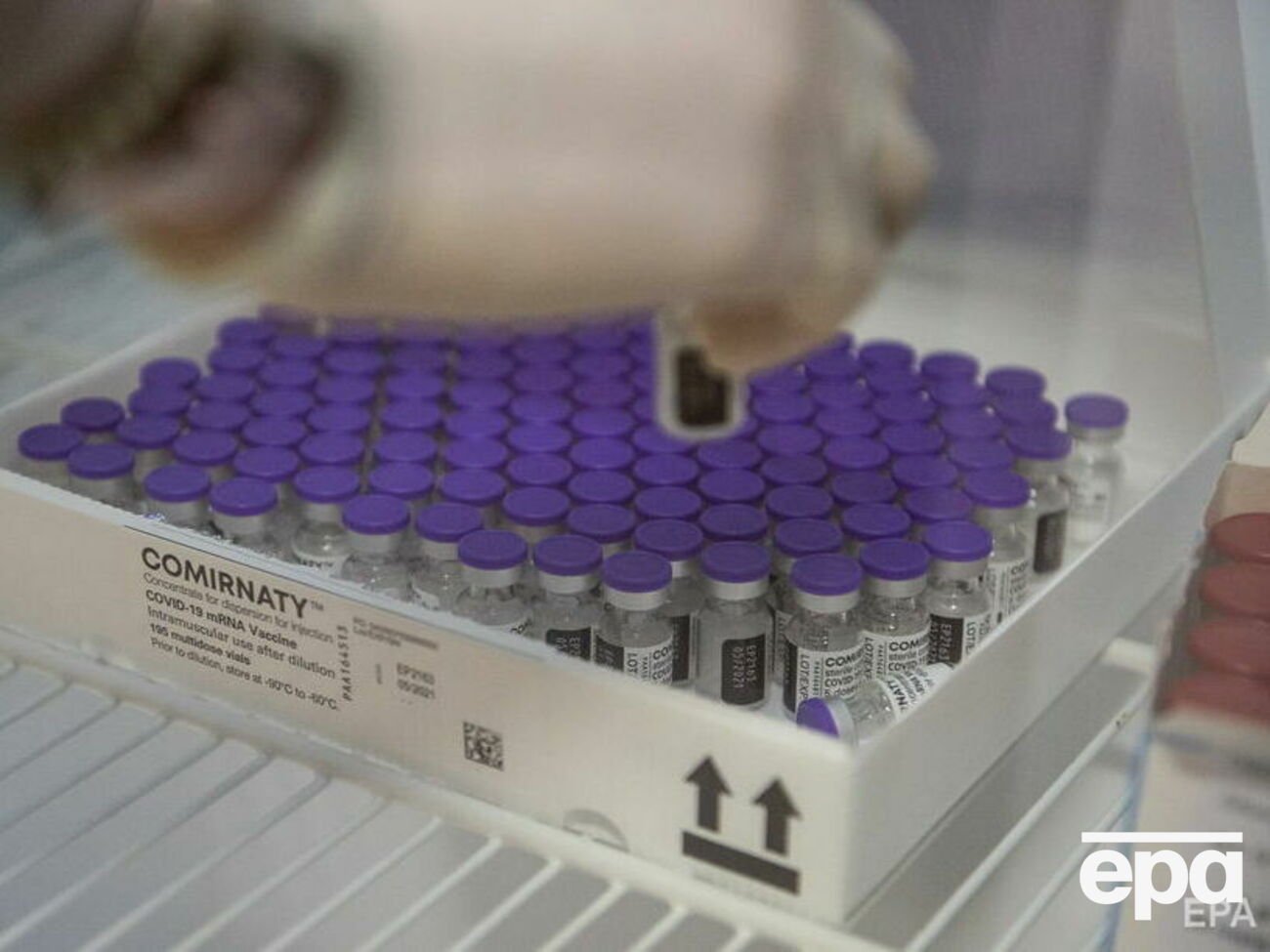Вакцини Pfizer/BioNTech в Україну поки що не завезли