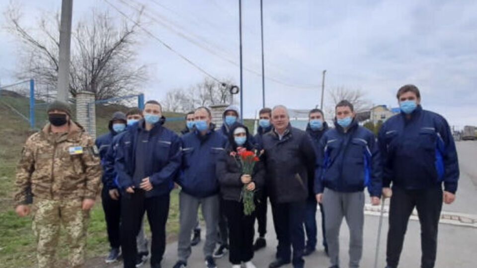 10 моряків із затонулого суховантажу повернулися в Україну
