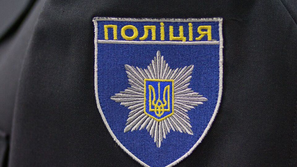 Лейтенанта полиции доставили в больницу и прооперировали