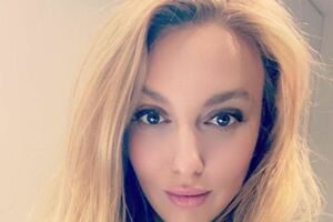 Полякова: Хто в масці?