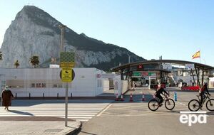 Население Гибралтара составляет около 34 тыс. человек