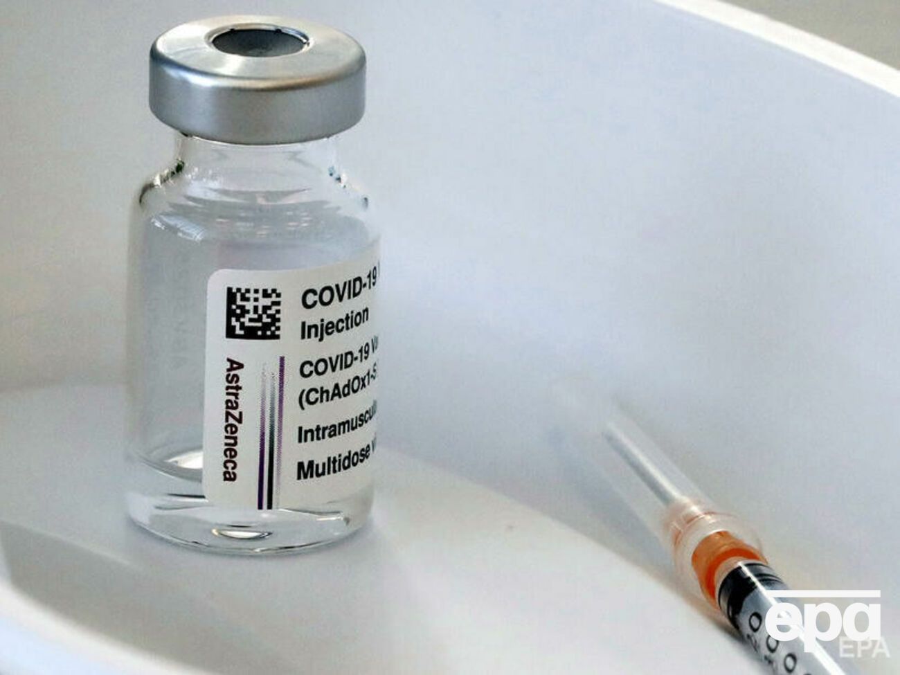 Опасения по поводу вакцины AstraZeneca возникли из-за случаев тромбоза у пациентов, которые ее получили