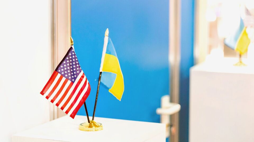 По данным разведки, цели российской сети агентов влияния выходили за пределы вмешательства в избирательную кампанию – они также стремились сократить поддержку Америки для Украины