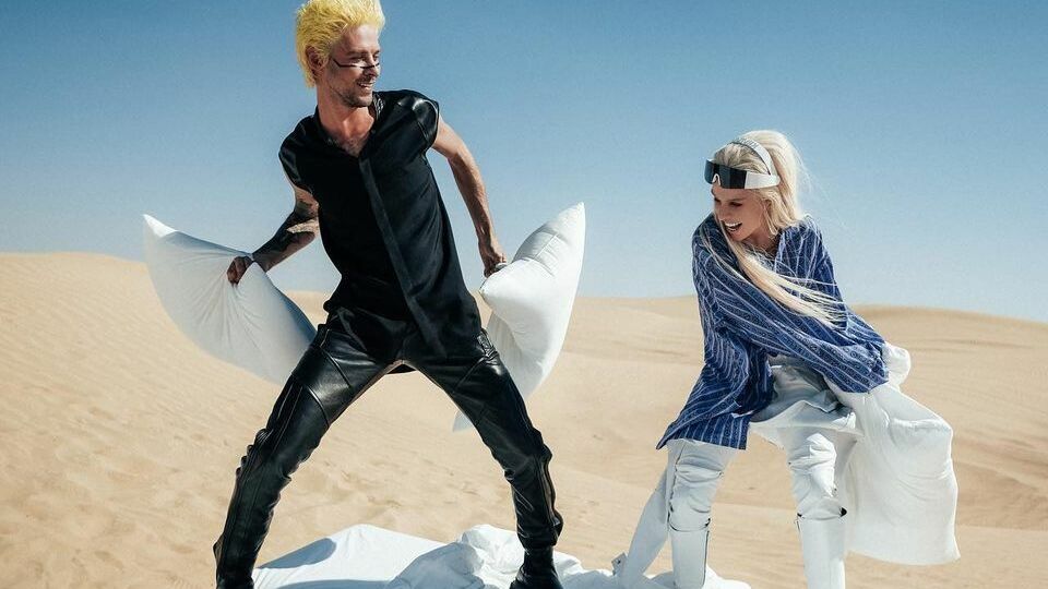 Съемки клипа проходили в ОАЭ