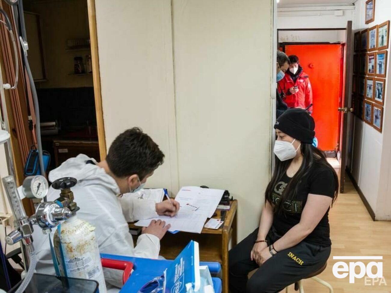 Співробітники чилійської бази отримали щеплення препаратом від Sinovac Biotech