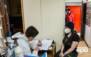 Співробітники чилійської бази отримали щеплення препаратом від Sinovac Biotech