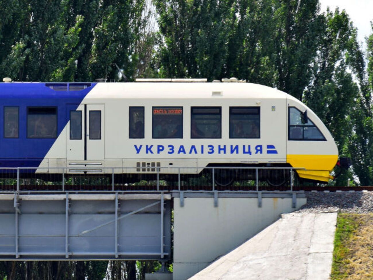 Джерела агентства у транспортній галузі припускають, що кадрові перестановки в "Укрзалізниці" на цьому не закінчаться