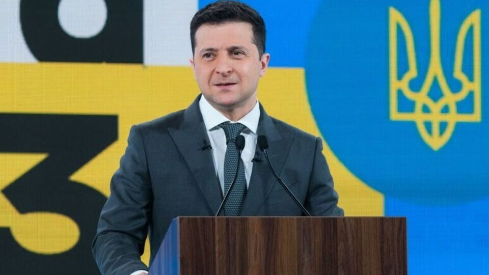 Указ президента вступает в силу со дня его опубликования