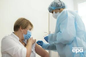 Українські медики не поспішають вакцинуватися проти коронавірусу