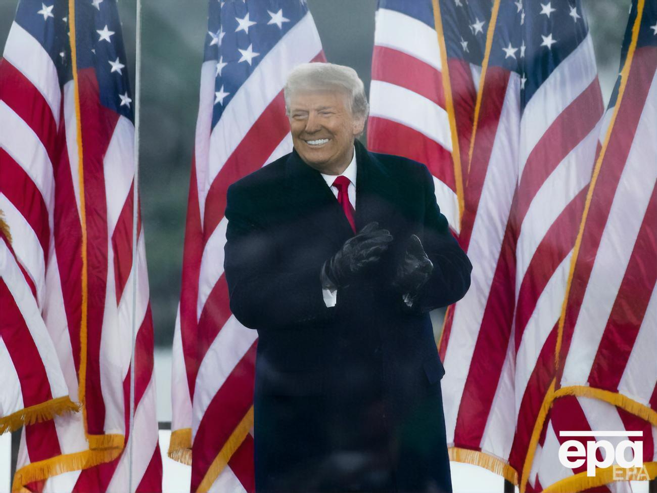 У США розкритикували рішення Трампа про непублічну вакцинацію