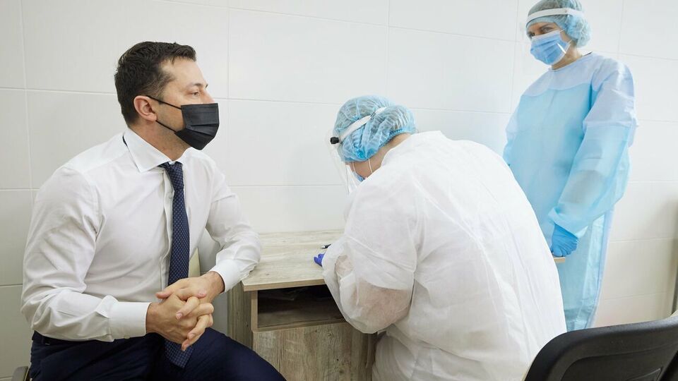 Зеленський вакцинувався проти коронавірусу