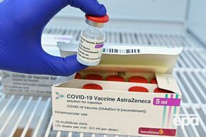 Низка країн як запобіжний захід зупиняла вакцинацію препаратом від AstraZeneca