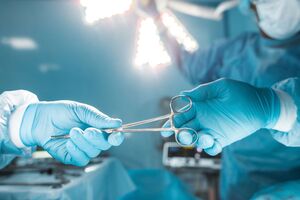 В Україні із 2019 року діє закон, що дозволяє трансплантацію органів