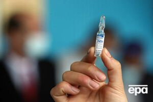 В Україні діє закон, який забороняє реєстрацію російської вакцини проти коронавірусу