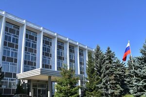 Болгарські спецслужби зафіксували, як дружина "резидента" приходить у посольство РФ