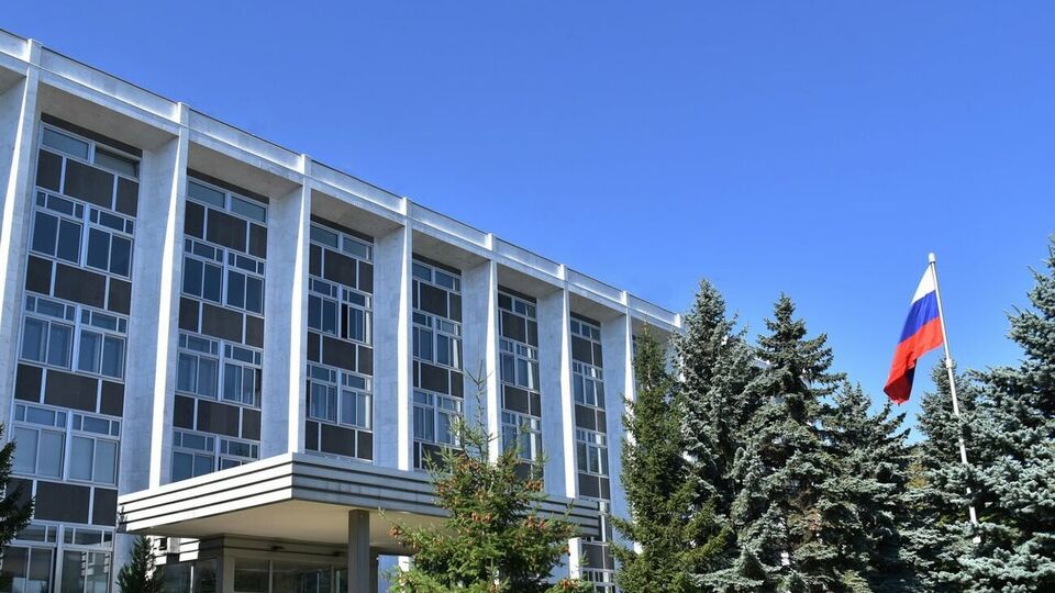 Болгарские спецслужбы зафиксировали, как жена "резидента" приходит в посольство РФ