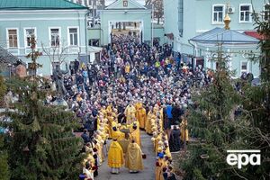 У масках були не всі учасники заходу