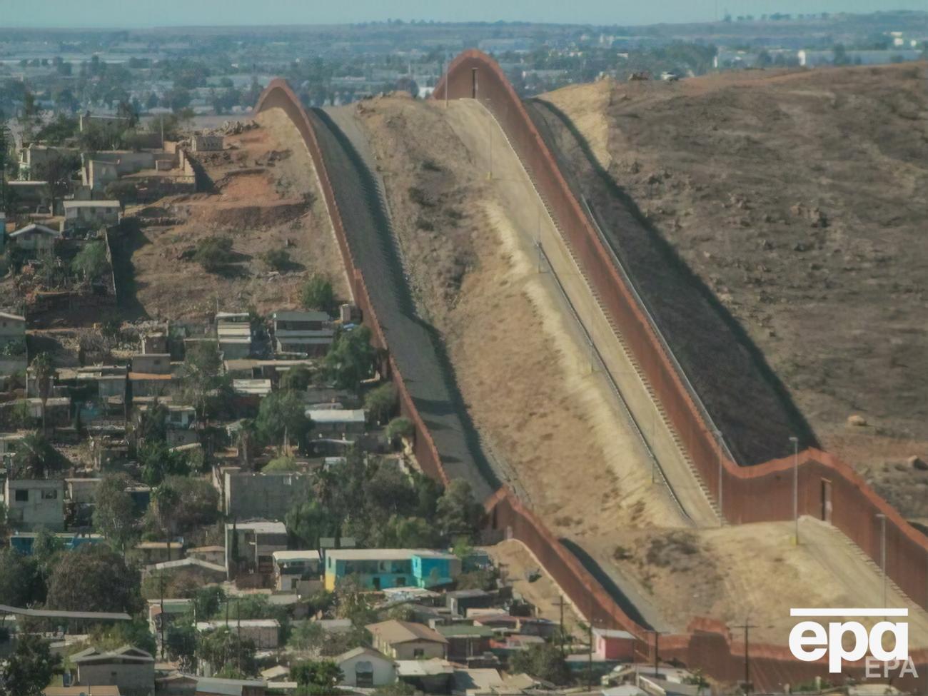 Байден 11 лютого вирішив зупинити будівництво стіни на кордоні з Мексикою