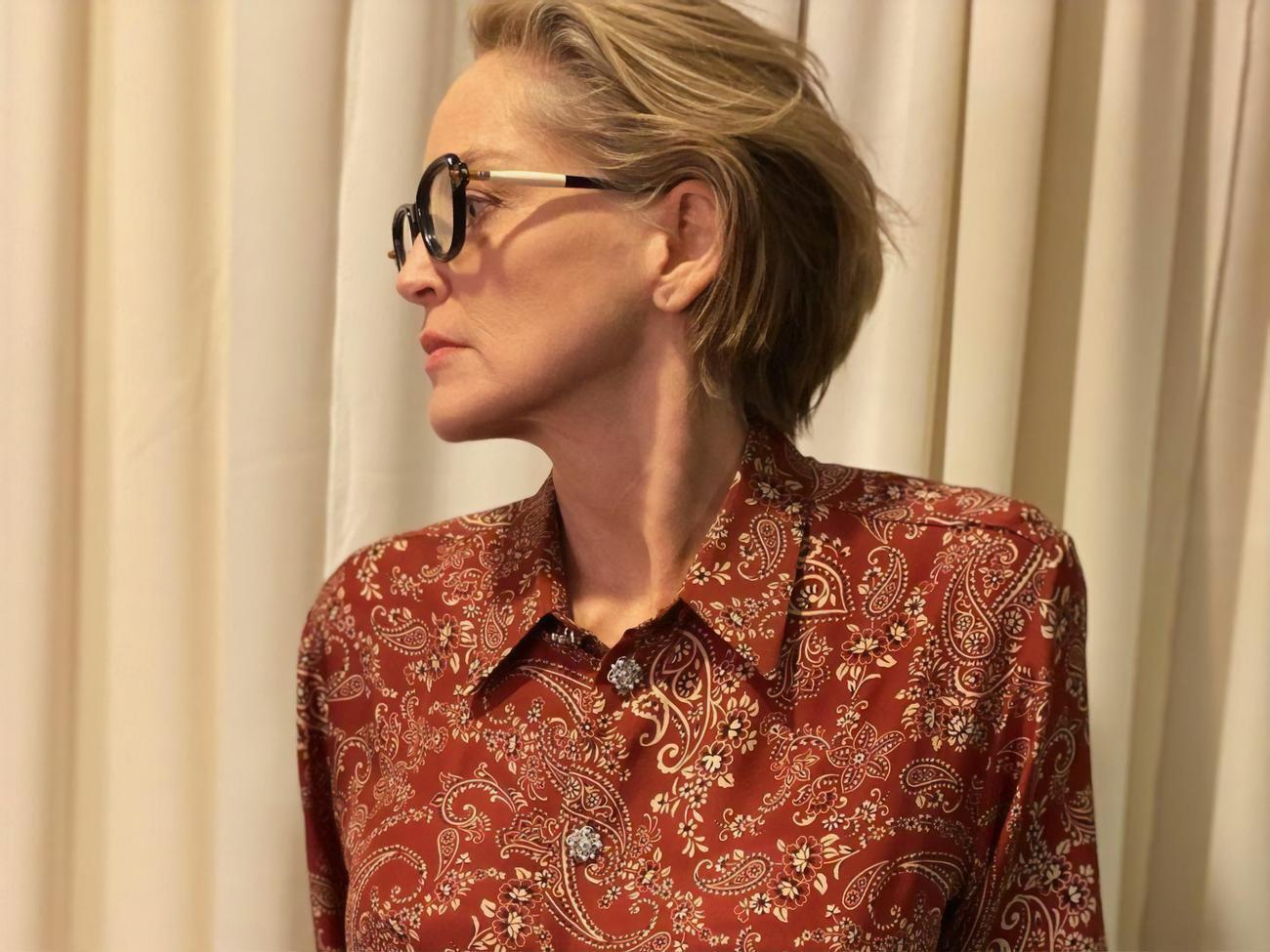 Стоун заявила, що записалася на вакцинацію на сайті профільної організації