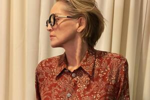 Стоун заявила, що записалася на вакцинацію на сайті профільної організації